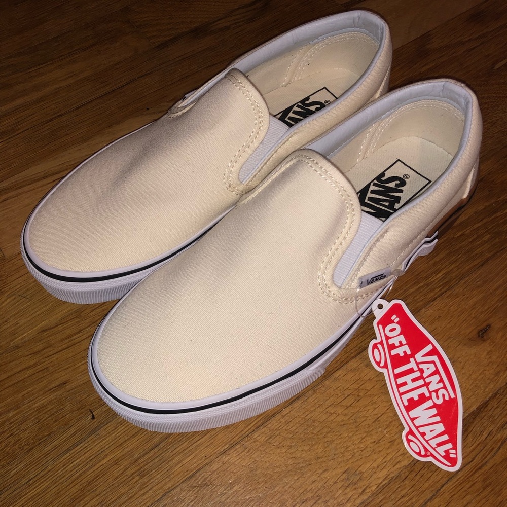 Vans White Slip-On Shoes: Women’s Size 7/Men’s 5.5